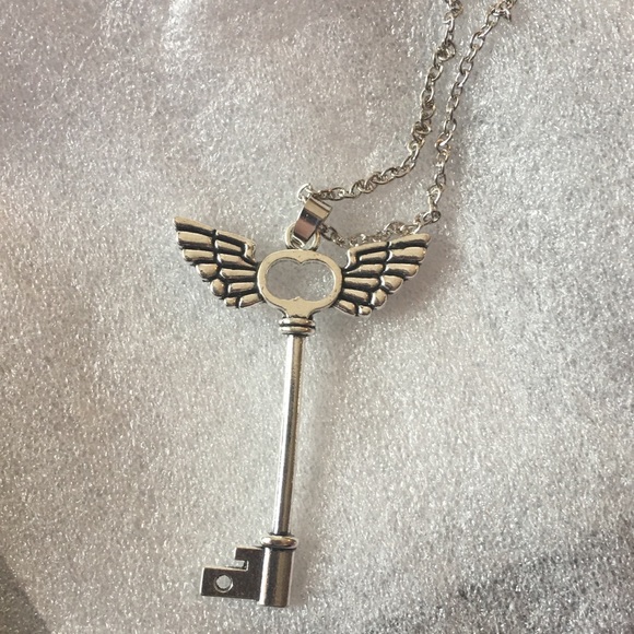 Angel Key Necklace - Picture 2 of 3